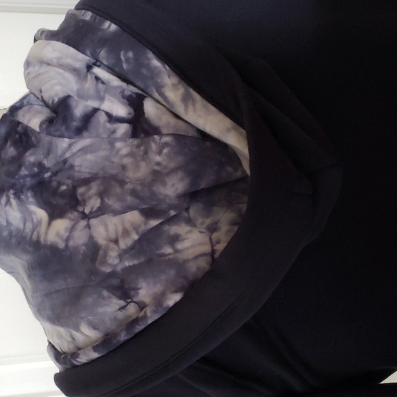 NWT Womens Hoodie - Picture 3 of 5